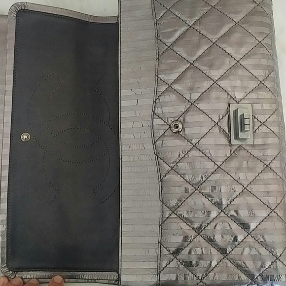 CHANEL - Limited Edition 227 (2008) 2.55 bag - Picture 10 of 16